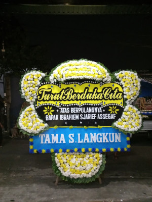 Papan Bunga Duka di Bataraguru