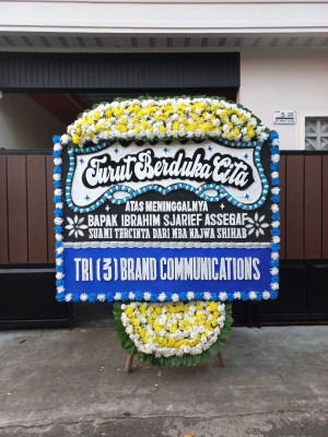 Papan Bunga Duka di Bataraguru